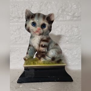 Trimont Ware Vintage Ceramic Kitten Figurine